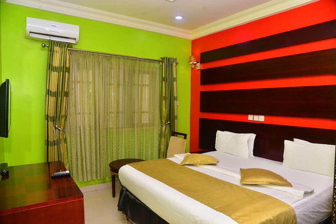 Best Western Meloch Hotel Awka Buitenkant foto