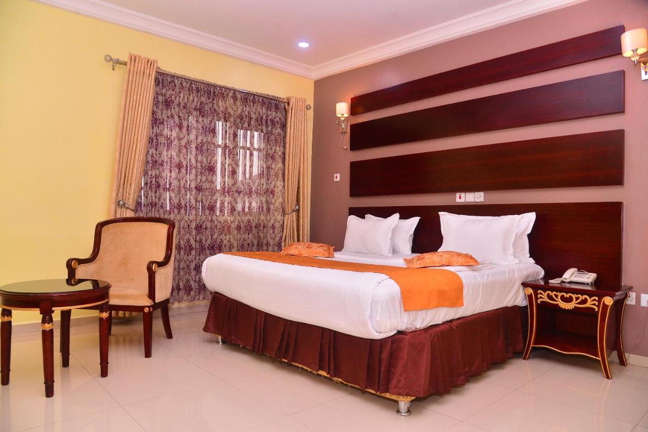 Best Western Meloch Hotel Awka Buitenkant foto