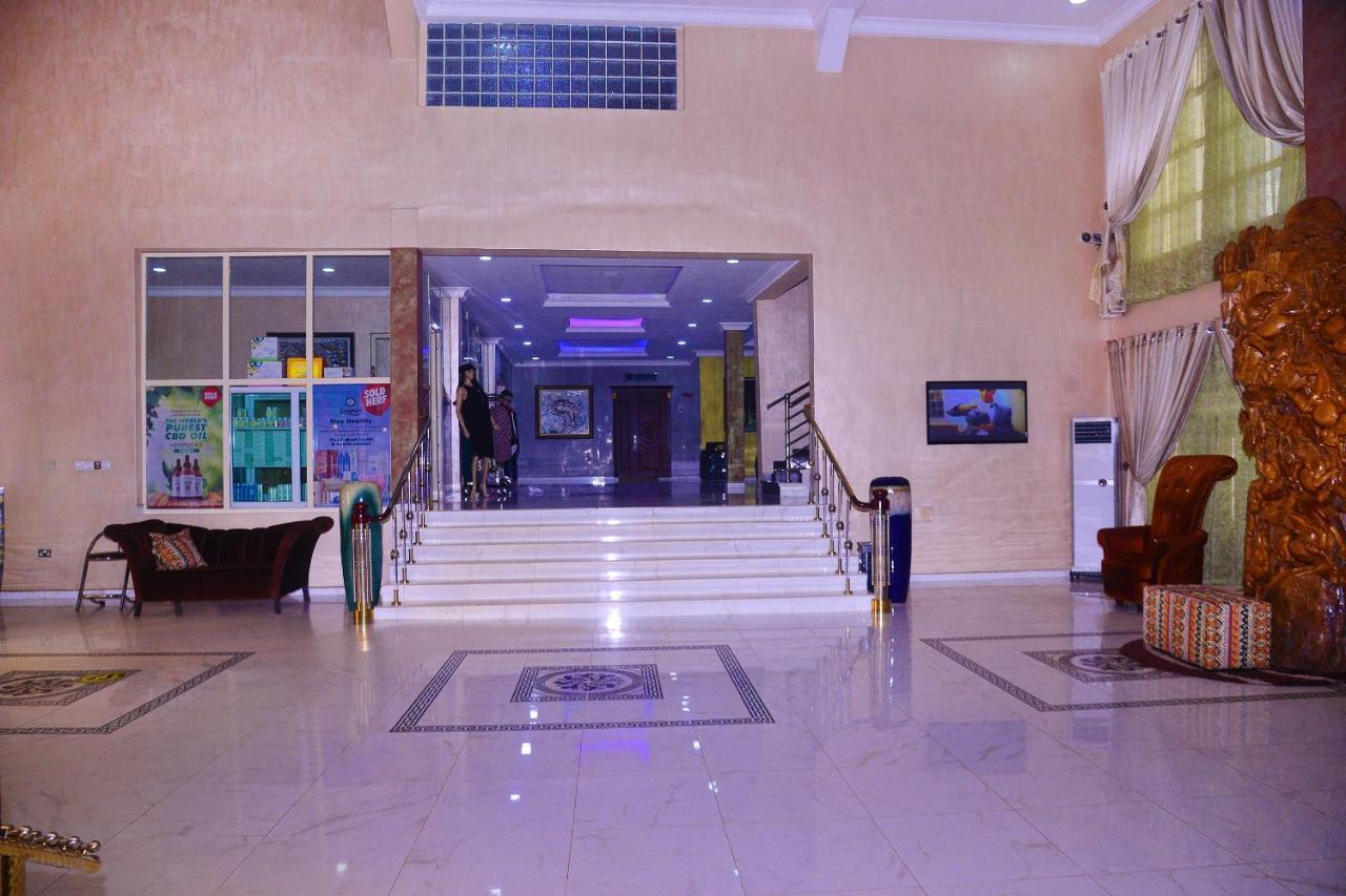 Best Western Meloch Hotel Awka Buitenkant foto