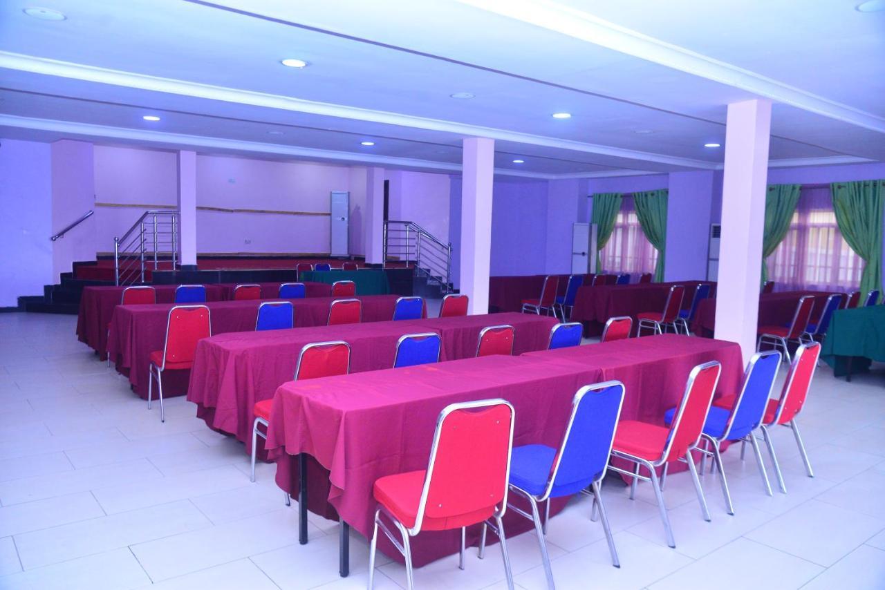 Best Western Meloch Hotel Awka Buitenkant foto