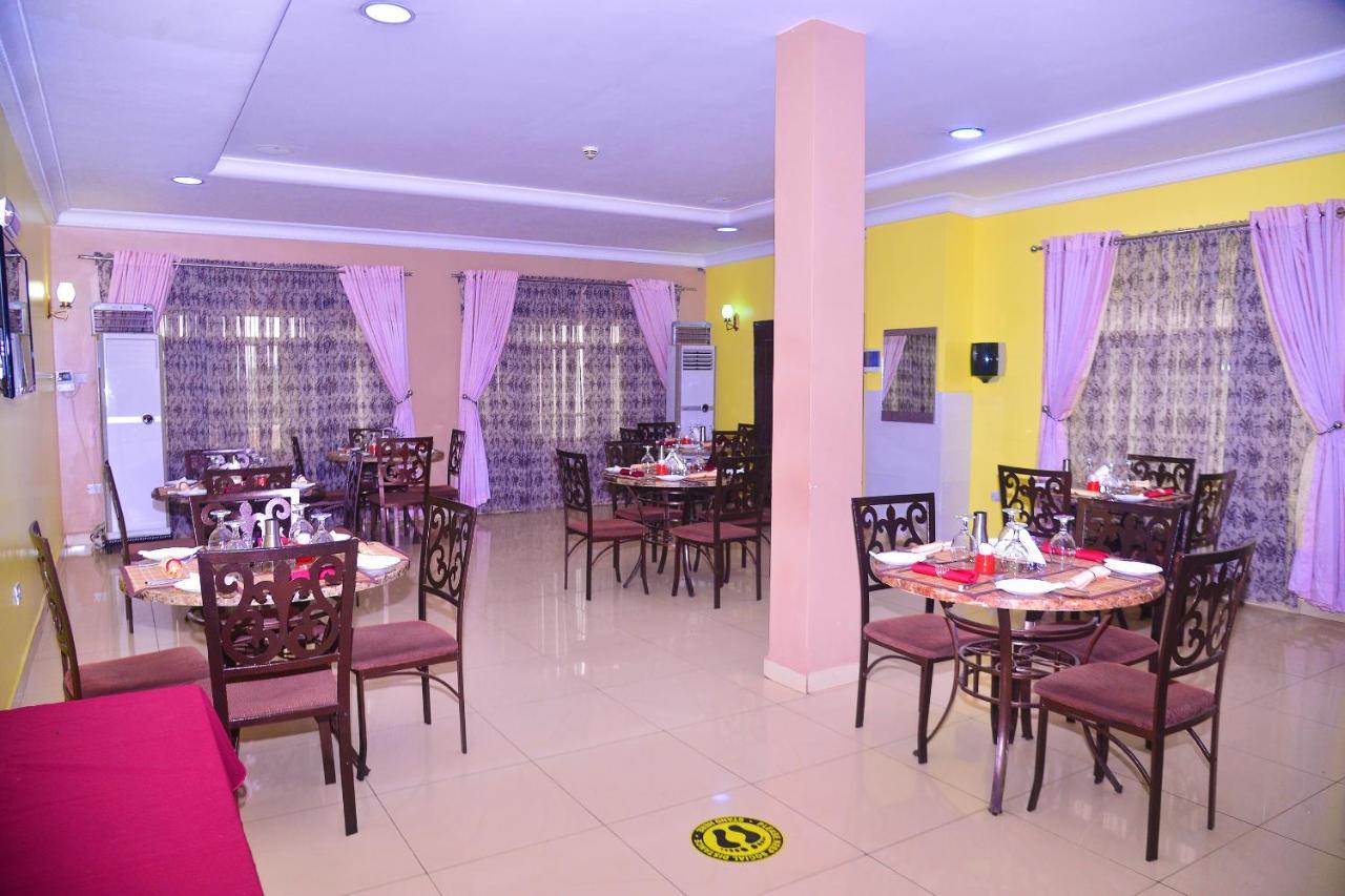 Best Western Meloch Hotel Awka Buitenkant foto